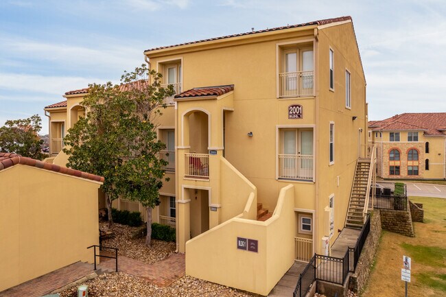 Water's Edge Lake Ray Hubbard