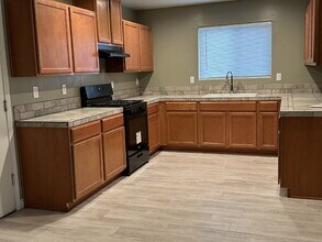 914 Gargano Rd in Bakersfield, CA - Building Photo - Building Photo