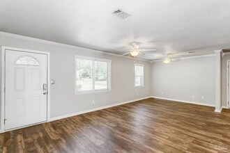 394 Rosewood Dr in Mary Esther, FL - Foto de edificio - Building Photo