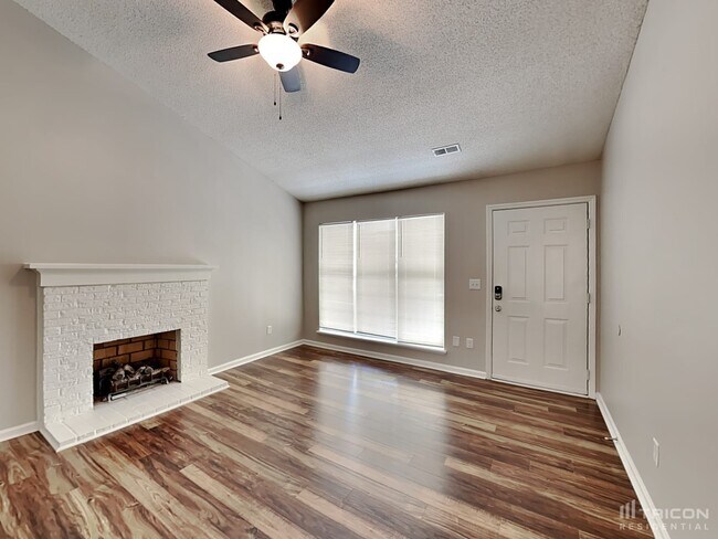 102 Coventry Dr in Indian Trail, NC - Foto de edificio - Building Photo