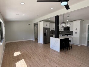 3983 Marlin Dr SE in St. Petersburg, FL - Building Photo - Building Photo