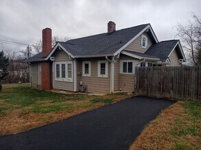 221 Summit St in Asheville, NC - Building Photo - Building Photo