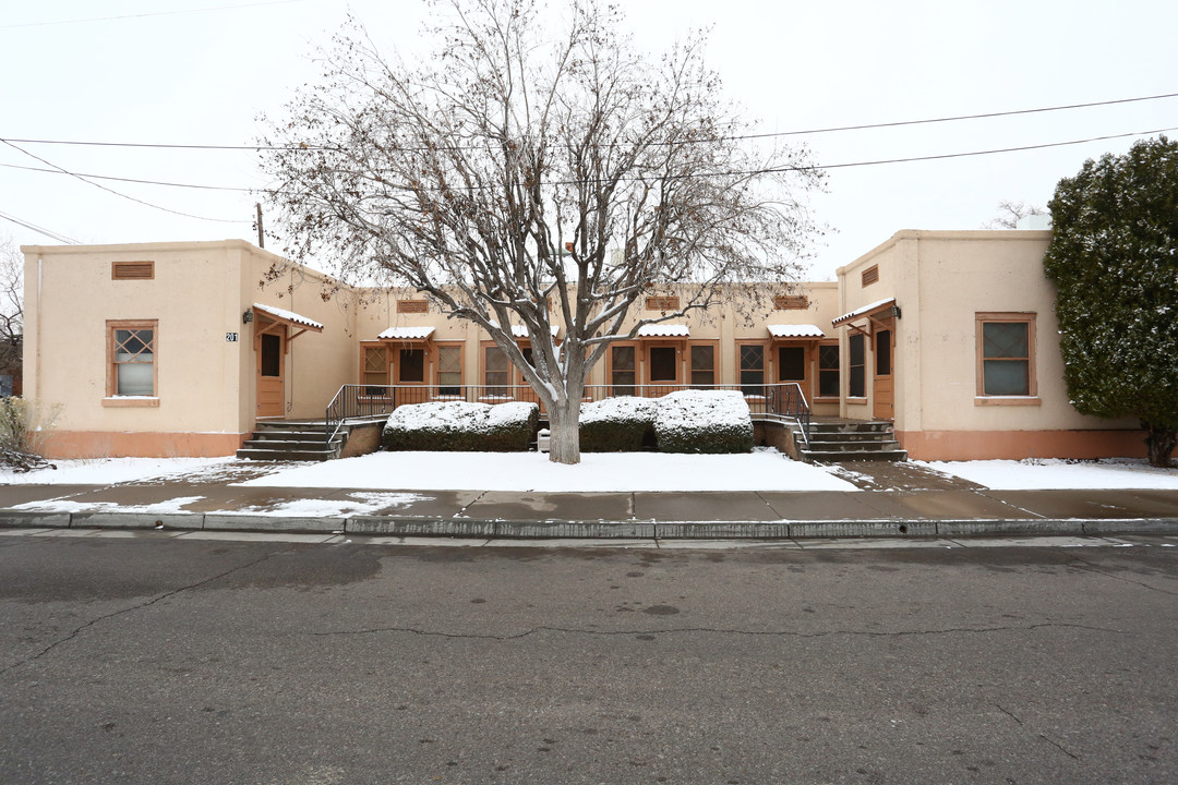 201 11th St NW in Albuquerque, NM - Foto de edificio