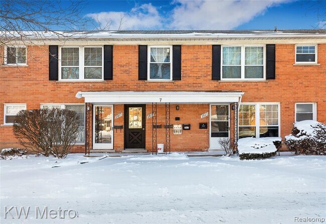 property at 2817 W 13 Mile Rd