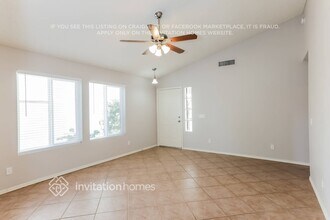 921 S Val Vista Dr in Mesa, AZ - Foto de edificio - Building Photo