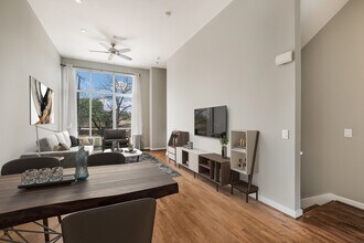 1132 E Quincy St in San Antonio, TX - Building Photo - Building Photo