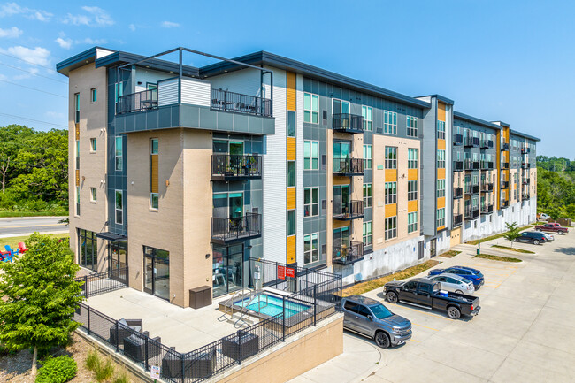 CORE Apartments in Ames, IA - Foto de edificio - Building Photo