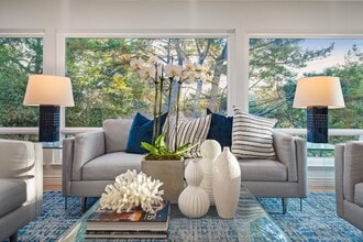 3811 Farm Hill Blvd in Redwood City, CA - Building Photo - Building Photo