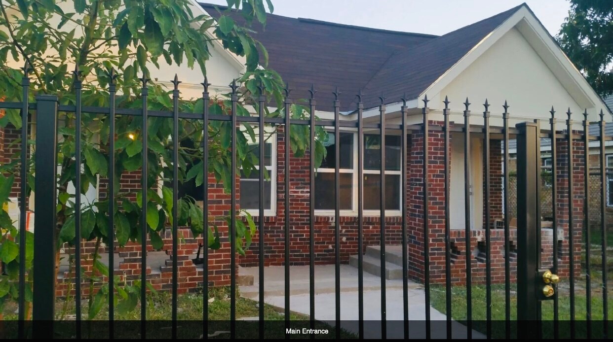 5024 Jefferson St in Houston, TX - Building Photo