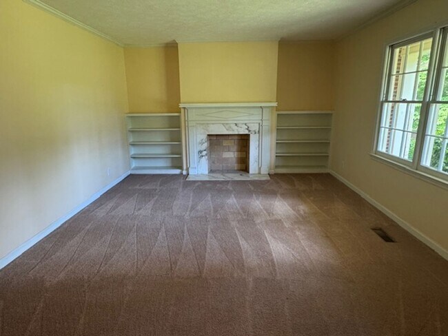 704 Camellia Dr in Lagrange, GA - Building Photo - Building Photo