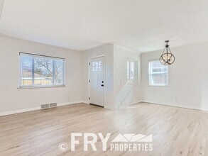 2273 Kenton St in Aurora, CO - Building Photo - Building Photo