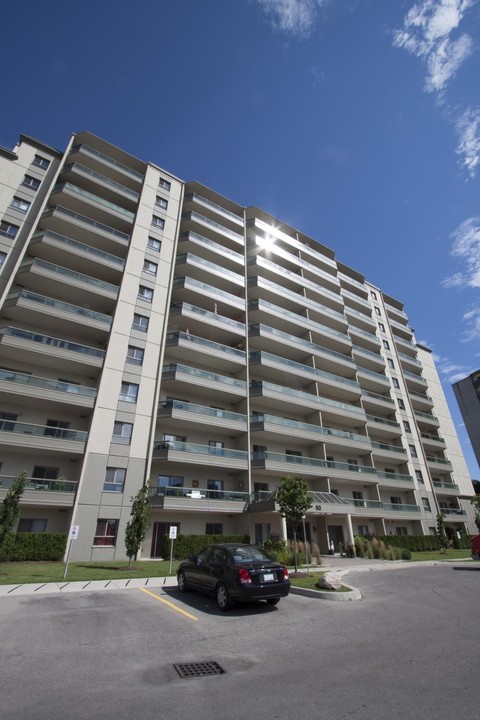 Capulet Towers II in London, ON - Building Photo