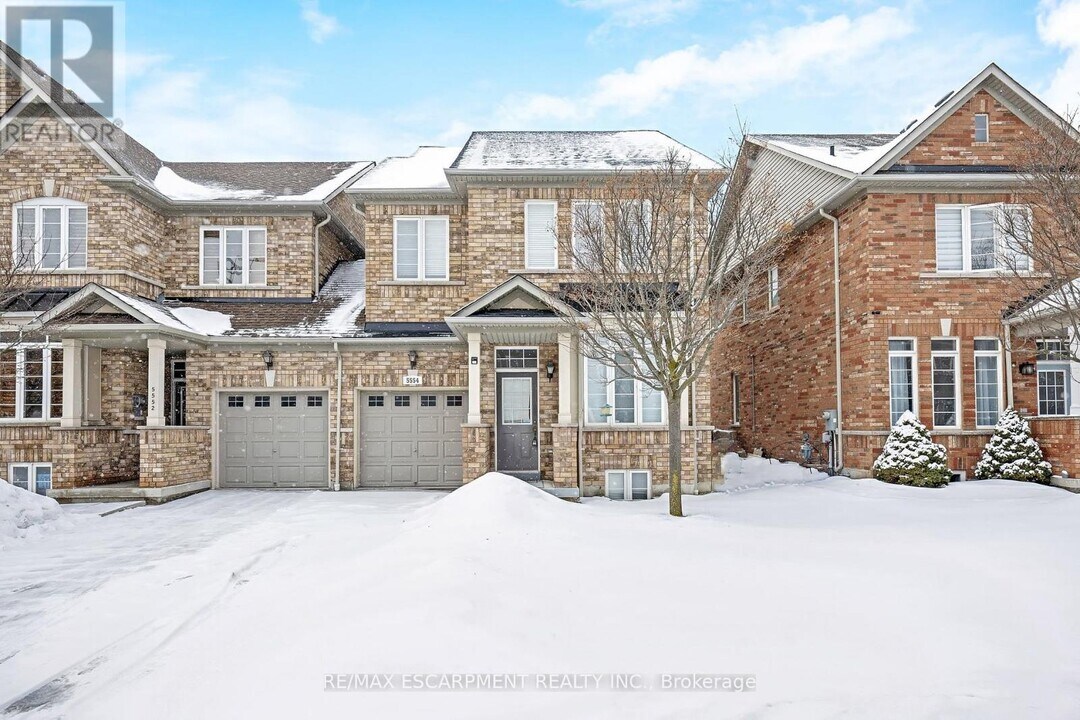 5554 Waterwind Crescent in Mississauga, ON - Building Photo