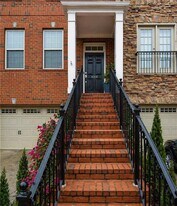 6008 Manchester Cir in Roswell, GA - Building Photo