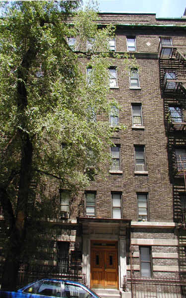 235 E 50th St in New York, NY - Foto de edificio - Building Photo