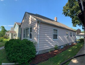 3722 N Queen Ave in Minneapolis, MN - Building Photo - Building Photo