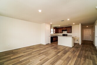 819 Retama Pass in San Antonio, TX - Building Photo - Building Photo