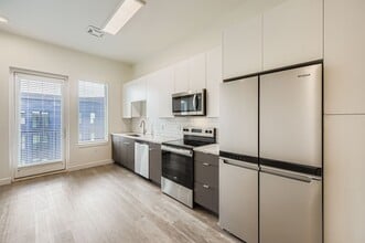 Avian Apartments in Colorado Springs, CO - Building Photo - Building Photo