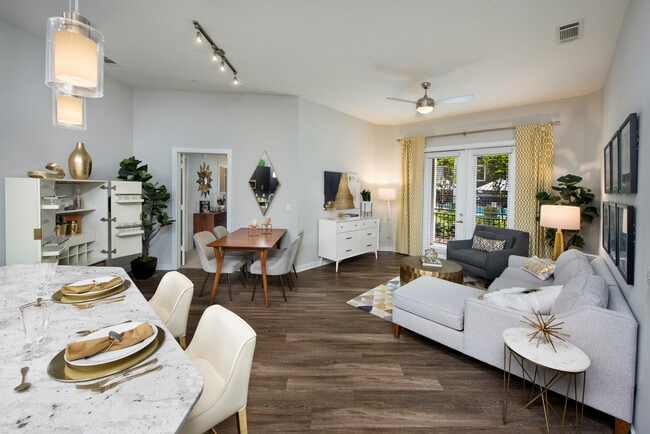 Overture Buckhead South 55+ Apartment Homes in Atlanta, GA - Foto de edificio - Building Photo