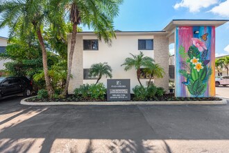 1310 W 29th St, Unit 28 in Hialeah, FL - Building Photo - Building Photo