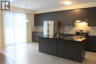 308 Ridge Rd in Cambridge, ON - Building Photo - Building Photo