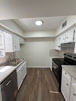 503 Park Ln in Cleveland, TX - Building Photo