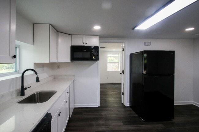 1904 E 51st St in Savannah, GA - Building Photo - Building Photo