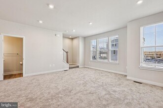 9287 Tanfield Dr in Fredericksburg, VA - Building Photo - Building Photo