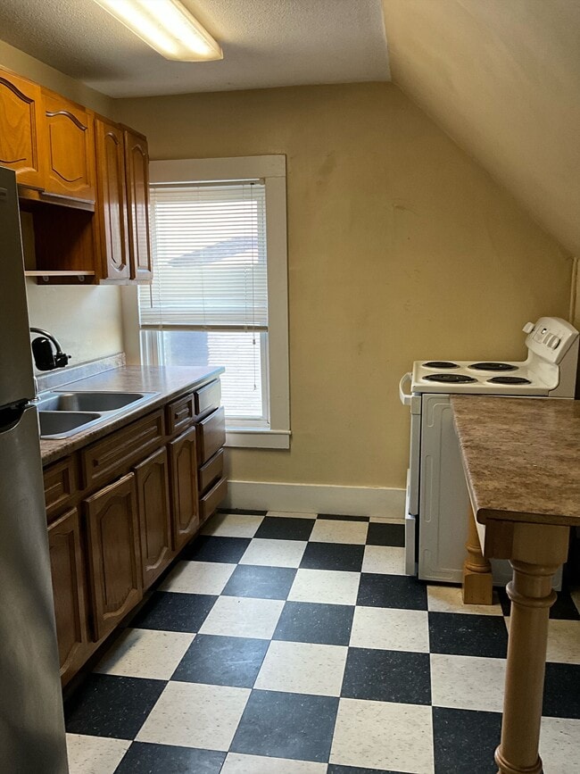 190 Church St in Keene, NH - Building Photo - Building Photo