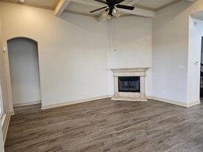213 Prospector Ln in Liberty Hill, TX - Foto de edificio - Building Photo
