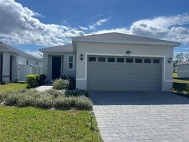 1241 Atlantic Ave in Fruitland Park, FL - Building Photo