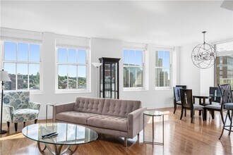 1 W Exchange St in Providence, RI - Foto de edificio - Building Photo