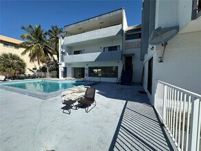 3582 NE 171 St in Sunny Isles Beach, FL - Building Photo - Building Photo