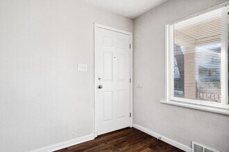 2112 Catalpa Dr, Unit 2 in Dayton, OH - Foto de edificio - Building Photo