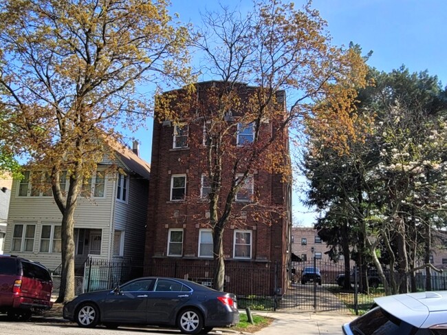 1133 E 81st Pl in Chicago, IL - Building Photo - Building Photo