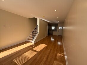 2513 W Seybert St in Philadelphia, PA - Foto de edificio - Building Photo