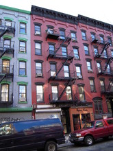 326 E 6th St in New York, NY - Building Photo - Building Photo