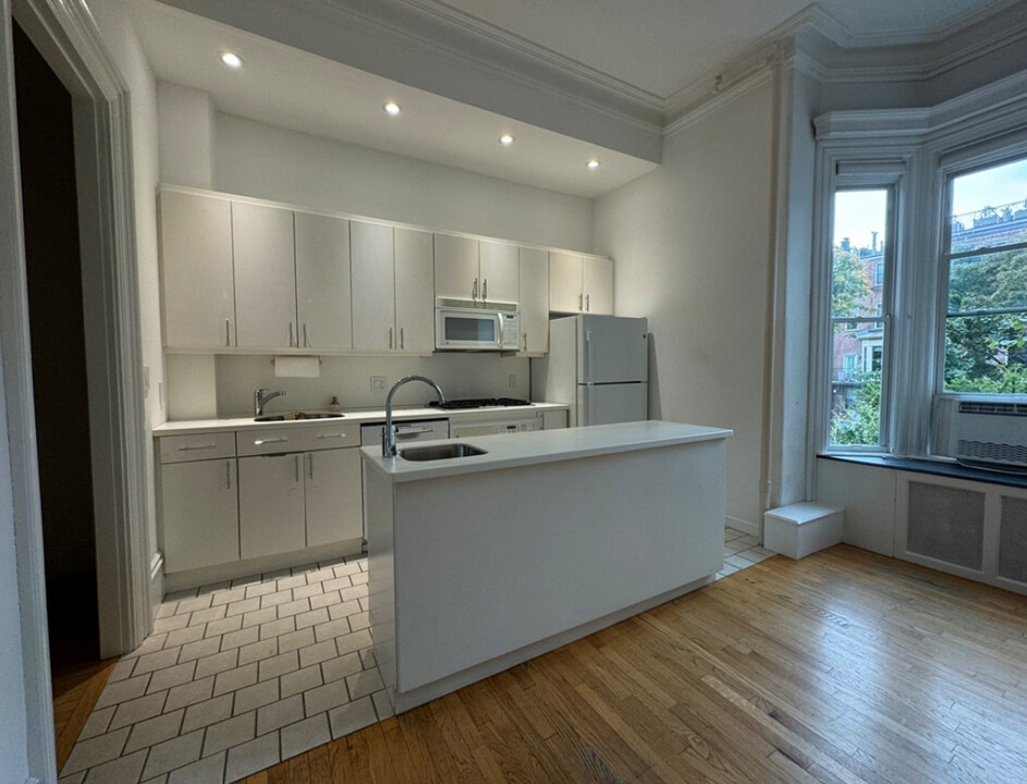 236 W Canton St, Unit 2 in Boston, MA - Building Photo