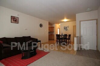 2804 SE 8th Pl in Renton, WA - Building Photo - Building Photo