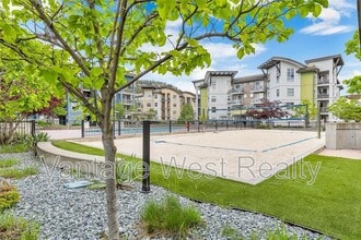547 Yates Rd in Kelowna, BC - Building Photo - Building Photo
