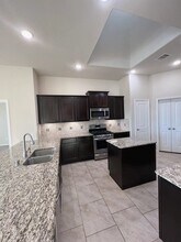 22227 Ebbets Field Dr in Spring, TX - Foto de edificio - Building Photo