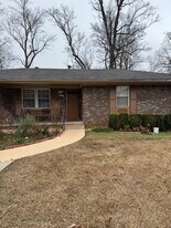 2237 Emerald Castle Dr in Decatur, GA - Building Photo