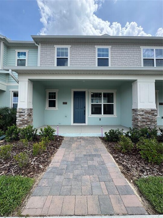 16308 Hamlin Hills Rd in Winter Garden, FL - Building Photo