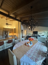 1346 Miraflores Glen in Escondido, CA - Foto de edificio - Building Photo