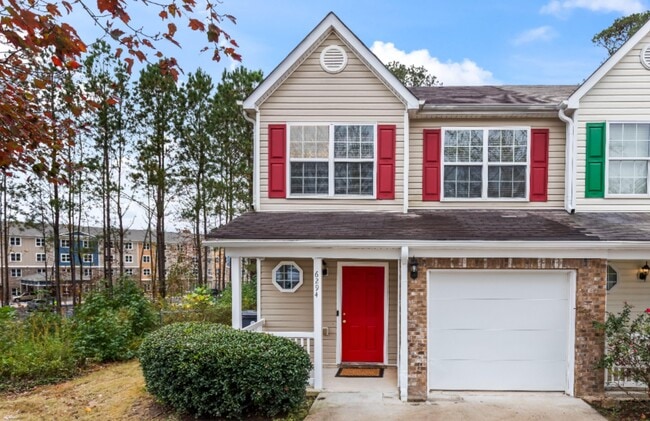 property at 6294 Hickory Ln Cir