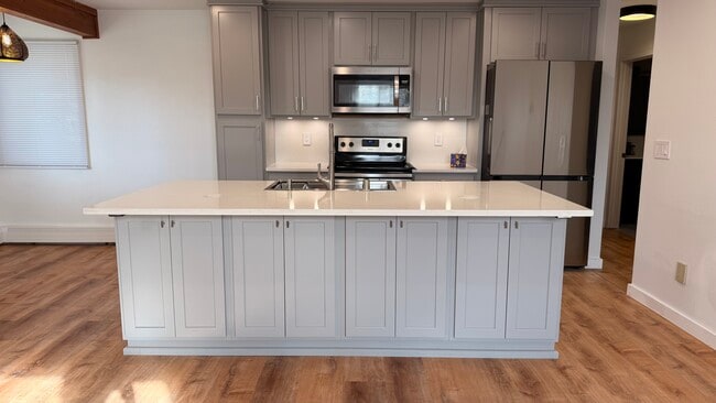 3001 E 42nd Ave, Unit Renewed in Anchorage, AK - Building Photo - Building Photo
