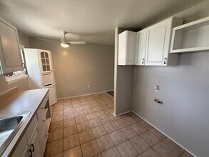 21325 Marie Ave in Warren, MI - Building Photo - Building Photo