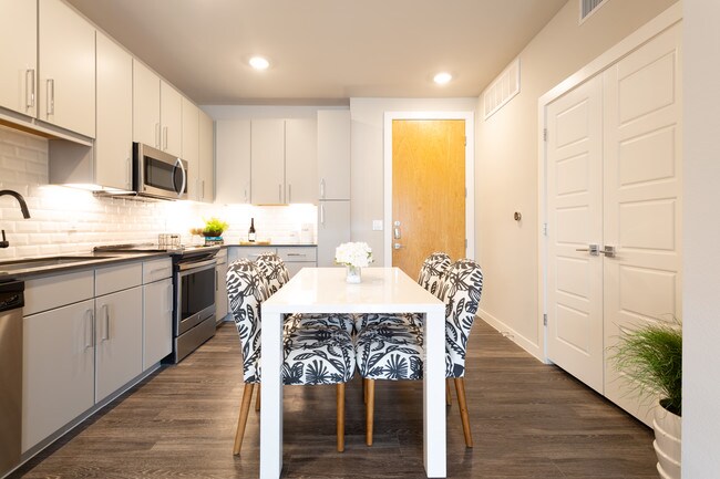 Amelia at Farmers Market in Dallas, TX - Building Photo - Interior Photo