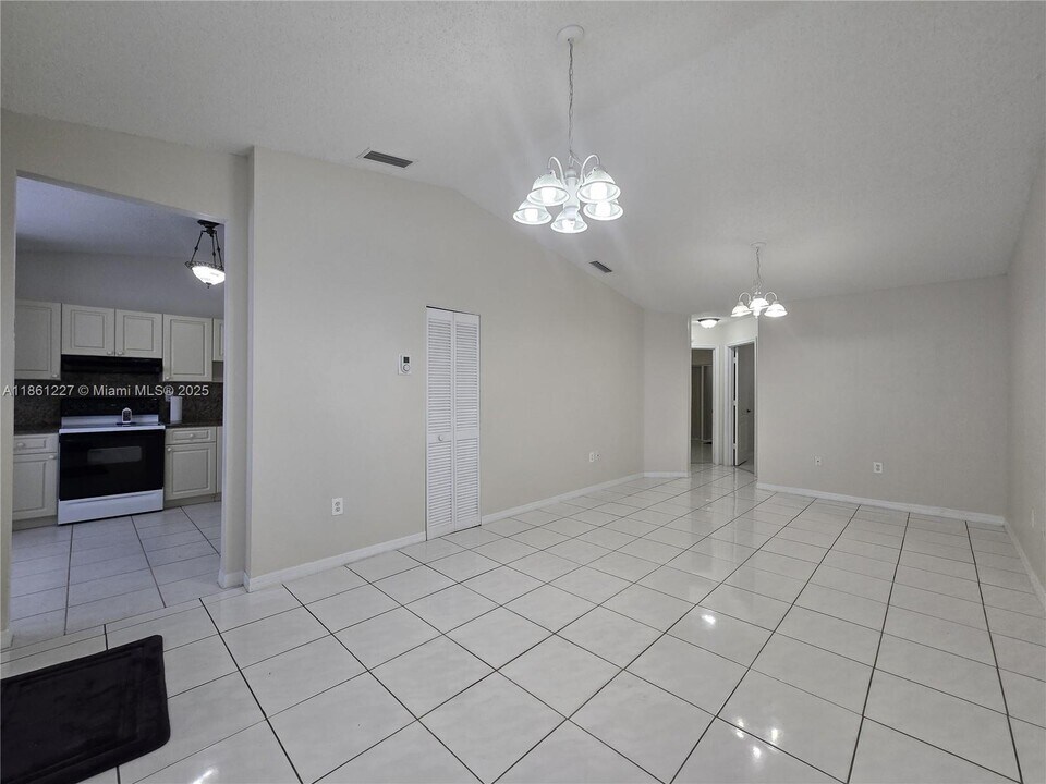 14659 SW 126th Pl in Miami, FL - Building Photo