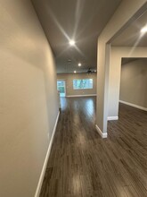 2124 Las Rosas Ave in Clovis, CA - Building Photo - Building Photo